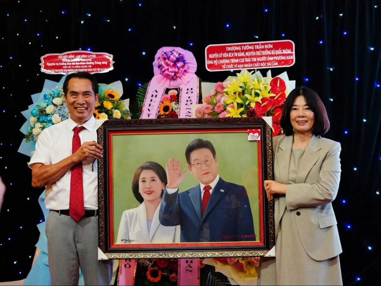 Chủ tịch khối doanh nghiệp Hàn Quốc- Việt Nam: Tham quan phòng tranh của hoạ sĩ Nguyễn Như Ngọc 