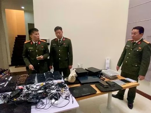 Công an Hà Nội đột kích biệt thự trong đêm, bóc gỡ đường dây lừa đảo công nghệ cao xuyên quốc gia