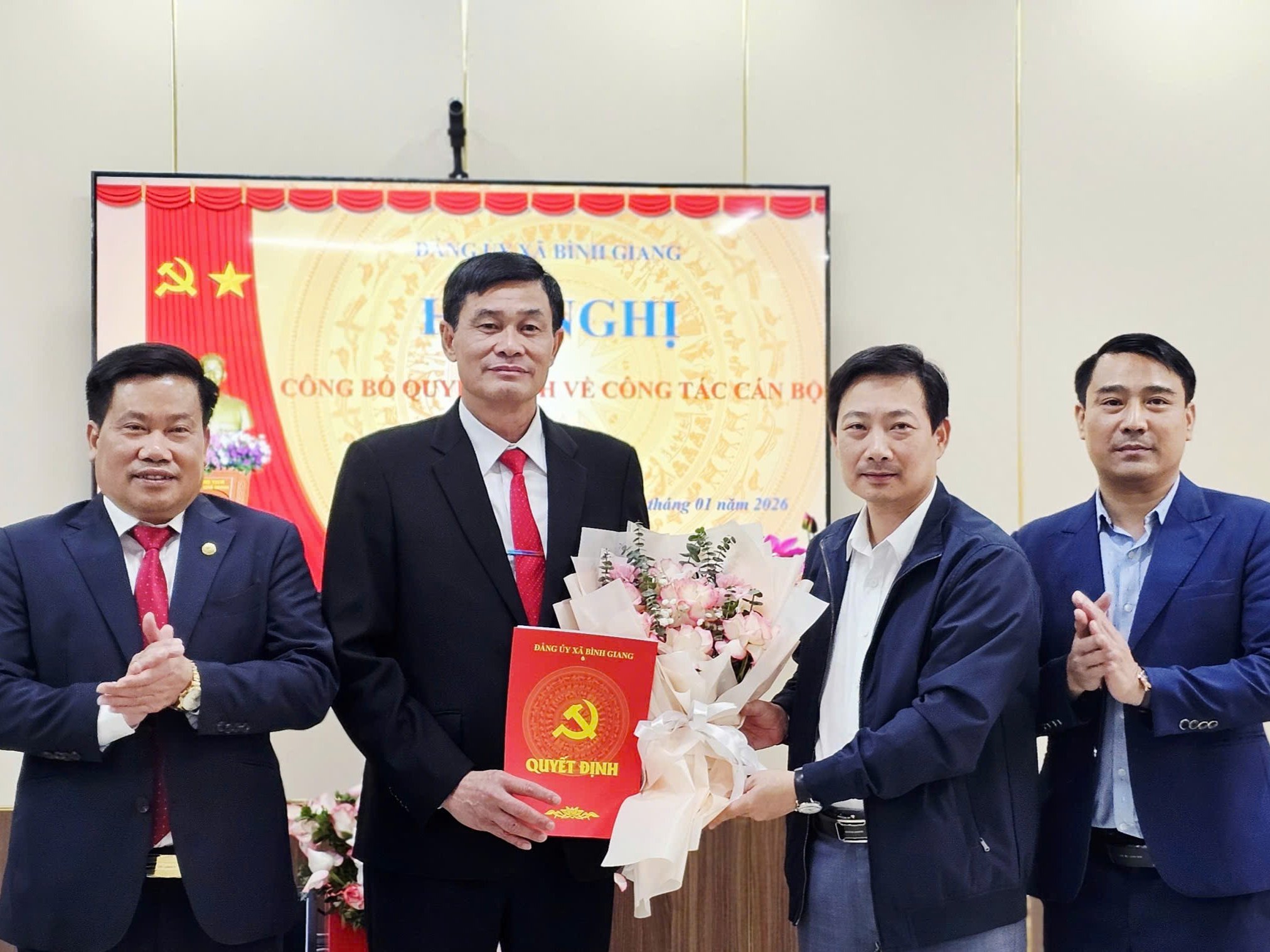 Đảng ủy xã Bình Giang tổ chức Hội nghị công bố quyết định về công tác cán bộ