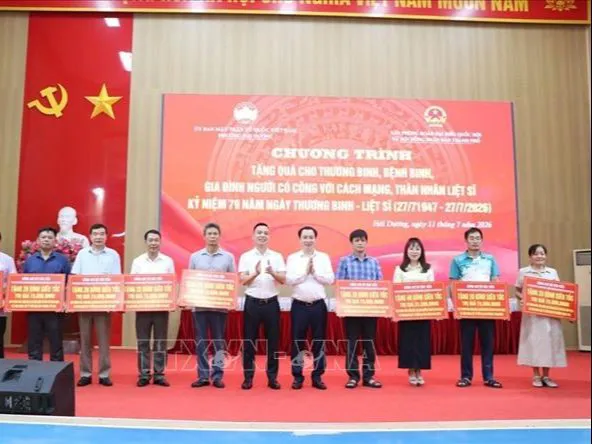 Hải Phòng: Tặng quà thương binh, bệnh binh và người có công ở 9 phường
