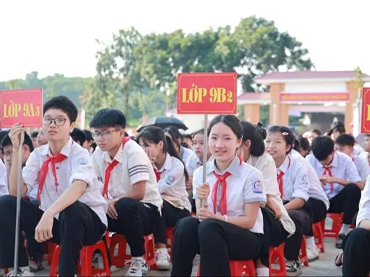 Hơn 963.000 học sinh Nghệ An rộn ràng đi khai giảng năm học mới