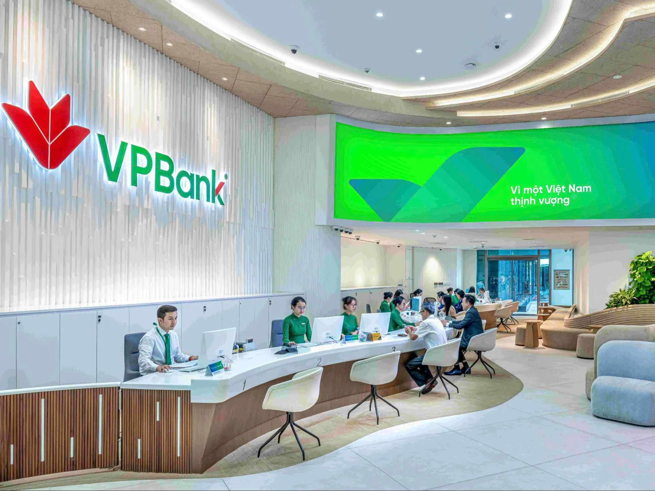 Khai trương VPBank Thạch Bàn 