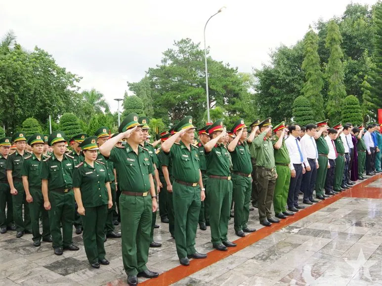 Bổ sung ngày nghỉ 27/7: Thêm chính sách tri ân người có công