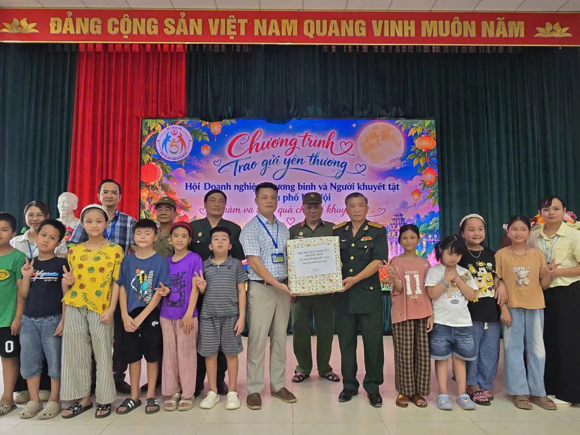 Mang mùa Trăng đến sớm với những em nhỏ đặc biệt 