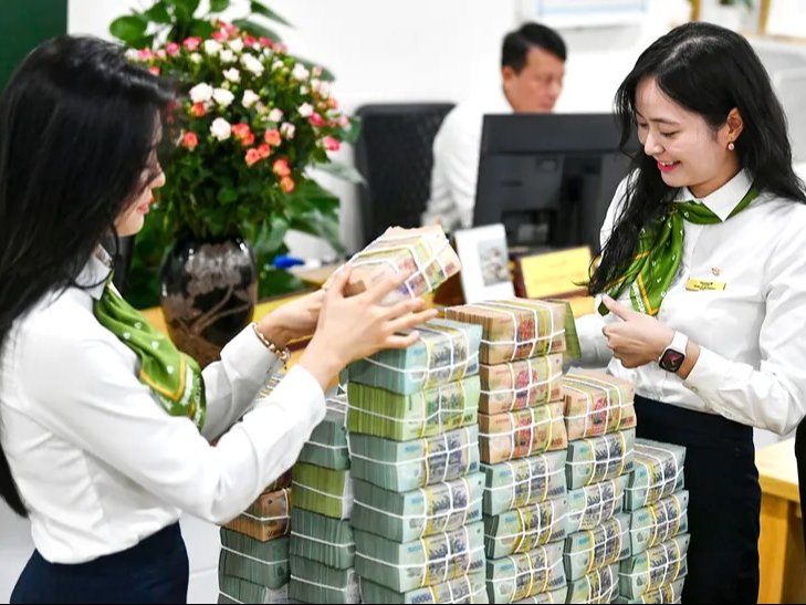 Tín dụng bất động sản “bơm” căng dè chừng rủi ro