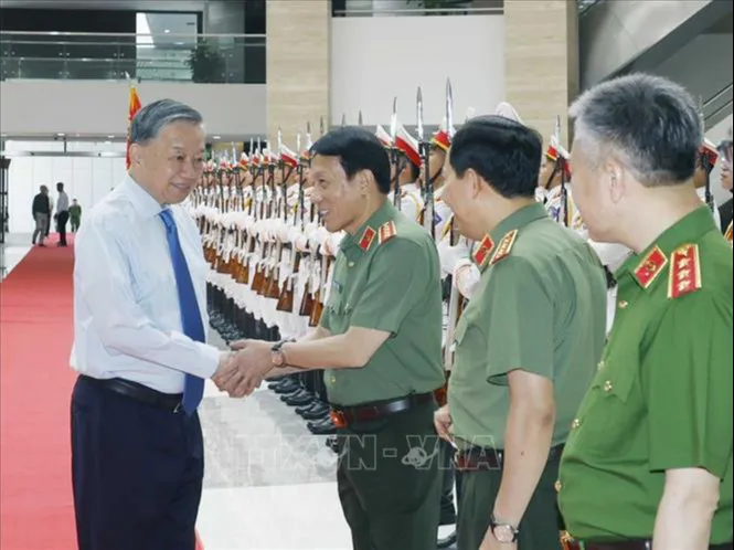 Tổng Bí thư, Chủ tịch nước Tô Lâm: Xây dựng lực lượng Cảnh sát nhân dân đáp ứng yêu cầu trong tình hình mới