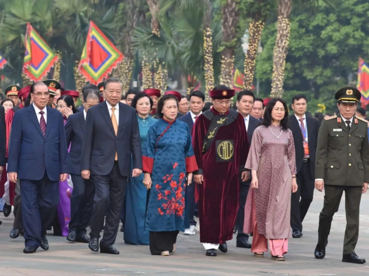 Tổng Bí thư, Chủ tịch nước Tô Lâm dâng hương tưởng niệm các vua Hùng