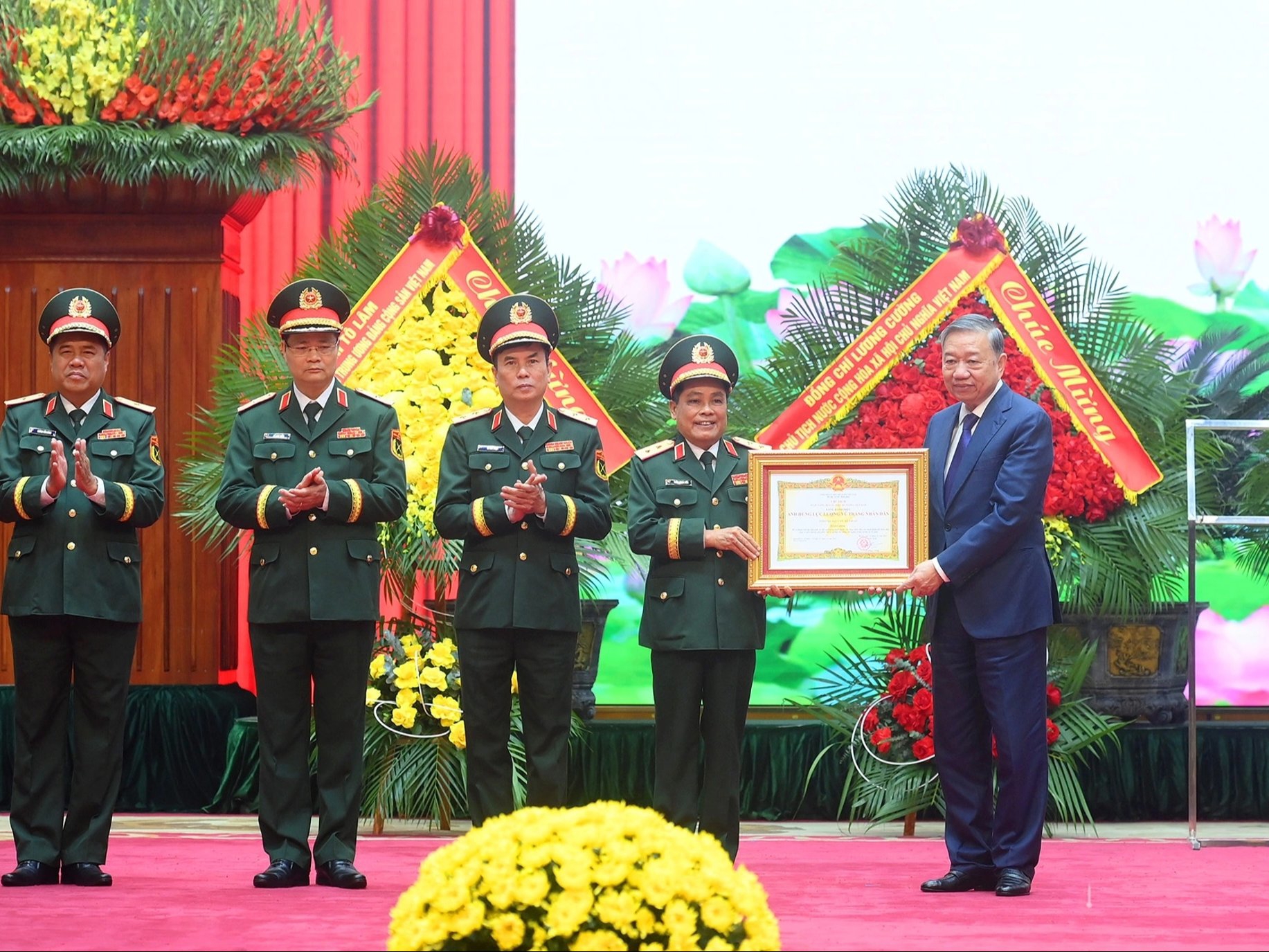 Tổng Bí thư Tô Lâm dự Lễ đón nhận danh hiệu Anh hùng Lực lượng vũ trang nhân dân