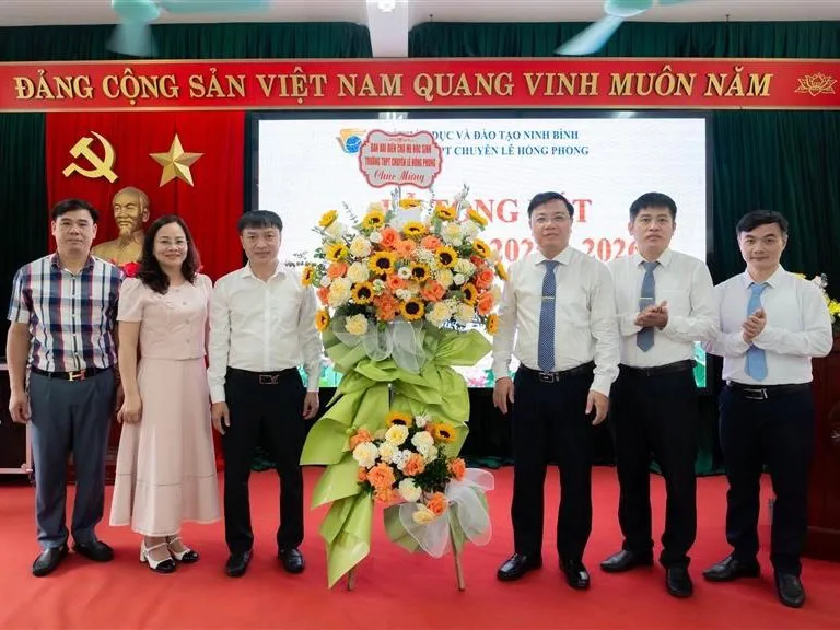     Trường THPT chuyên Lê Hồng Phong - Nơi ươm mầm những tài năng