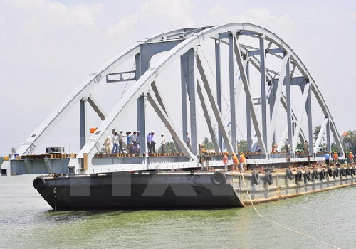 Chính thức thông tàu qua cầu Ghềnh sau hơn 3 tháng bị đâm sập