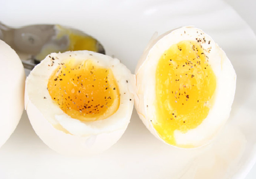 Bất ngờ với tác dụng tuyệt vời khi ăn trứng với hạt tiêu