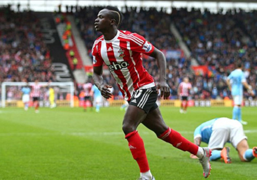 MU sắp để tuột mất Sadio Mane vào tay Liverpool