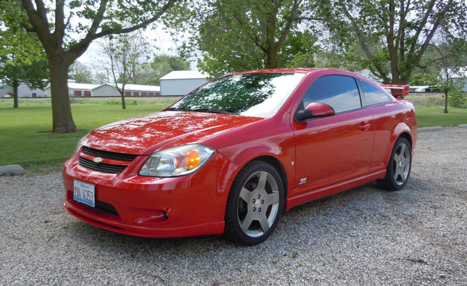 10 mẫu ô tô cũ giá rẻ, vận hành mạnh mẽ