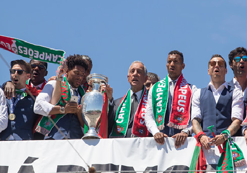 Vô địch EURO, Bồ Đào Nha vươn lên hạng 6 thế giới