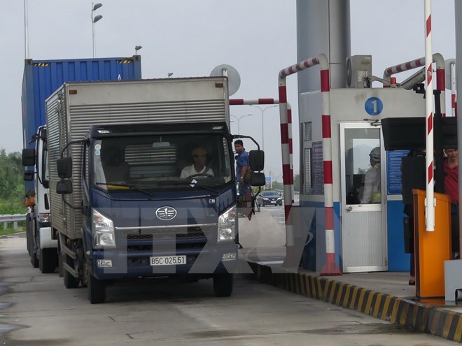 Chính thức giảm phí đường bộ trên quốc lộ 1 cho xe tải, container