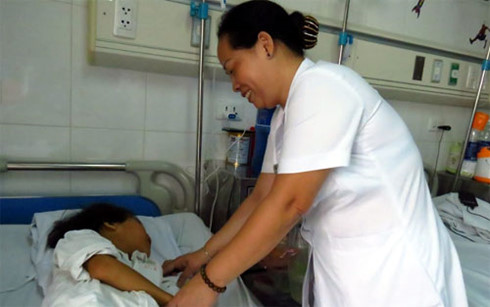 Không nên để trẻ em chơi đồ chơi một mình rất nguy hiểm