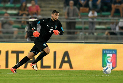 Thủ môn 17 tuổi đi vào lịch sử ĐT Italia