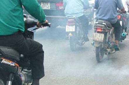 Đề xuất phạt nếu không tự đi kiểm tra khí thải xe máy: Bất hợp lý và không khả thi