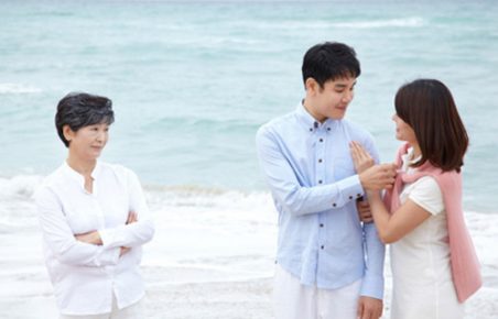 Xin mẹ đừng nhìn 'gái ế' như con một cách có vấn đề