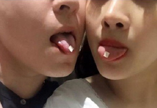 Báo động tem giấy tẩm chất gây loạn thần tấn công trường học