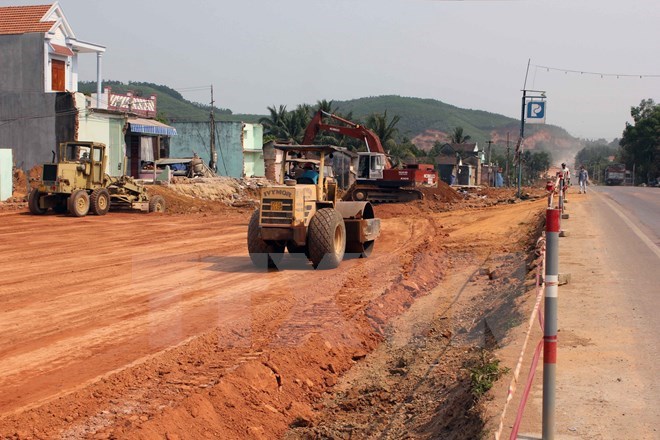 Kiến nghị dùng tiền giải phóng mặt bằng đền bù nhà dân bị rung, nứt