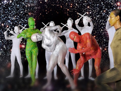 Cú hích để sân khấu Việt chuyển mình