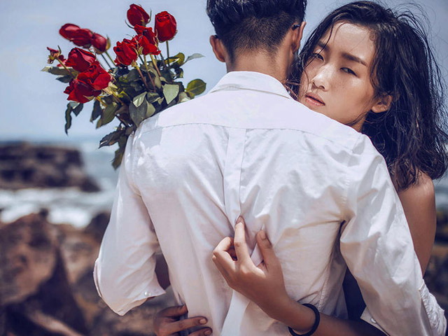 Lấy vợ, nên chọn xinh-dốt hay xấu-giỏi?