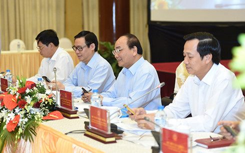 Thủ tướng: Hỗ trợ để người dân tự thoát nghèo thay vì chỉ cho không