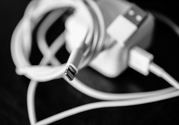 Có tới 90% phụ kiện 'chính hãng Apple' bán trên Amazon là hàng giả