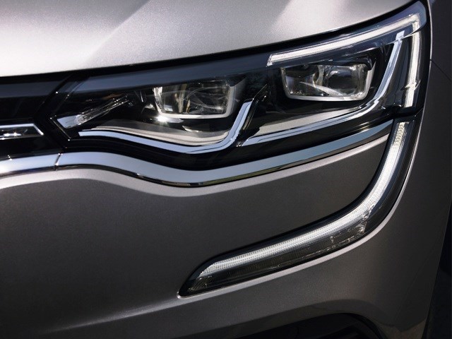 Renault mang 'Một ngày ở Paris' cùng xe TALISMAN tới VIMS 2016 Sài Gòn