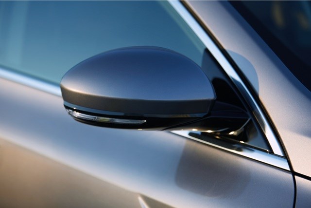 Renault mang 'Một ngày ở Paris' cùng xe TALISMAN tới VIMS 2016 Sài Gòn