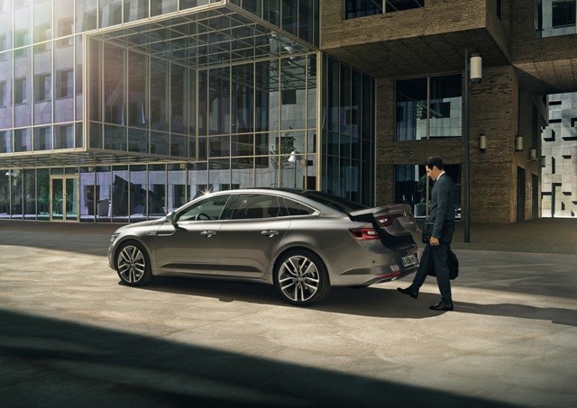 Renault mang 'Một ngày ở Paris' cùng xe TALISMAN tới VIMS 2016 Sài Gòn