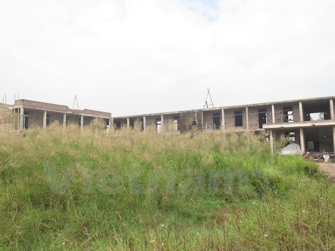 Trường xây 5 năm chưa xong, 200 trẻ nơm nớp học trong nhà kho cũ