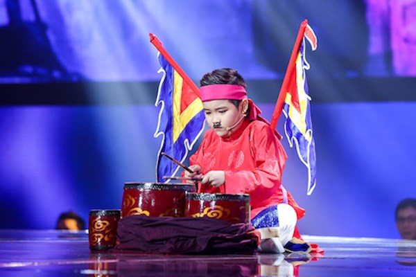 Giọng hát Việt nhí 2016: 'Chiến binh' đa năng Trịnh Nhật Minh lên ngôi