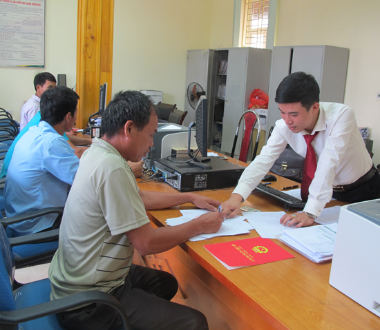 Bàn cách để nông dân vay vốn dễ hơn