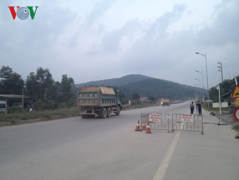Trạm cân không hoạt động, xe quá tải mặc sức hoành hành