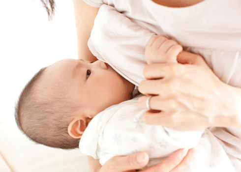 Sữa công thức có thể gây 'hở ruột' ở trẻ