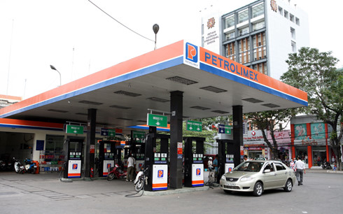 Giá dầu giảm Petrolimex vẫn lãi trên 3.300 tỷ đồng