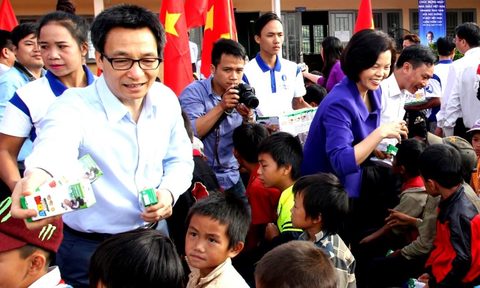 Vinamilk tiên phong mang chương trình sữa học đường đến với trẻ em Đắk Nông