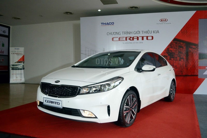 Gần Tết, các hãng ô tô bắt đầu 'chạy đua' khuyến mãi