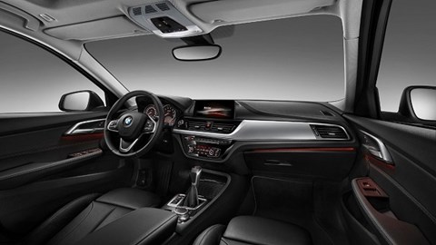 BMW trình làng sedan cỡ nhỏ 1-series với nhiều trang bị cao cấp