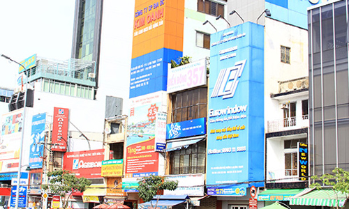 Săn nhà phố Sài Gòn để cho thuê quảng cáo