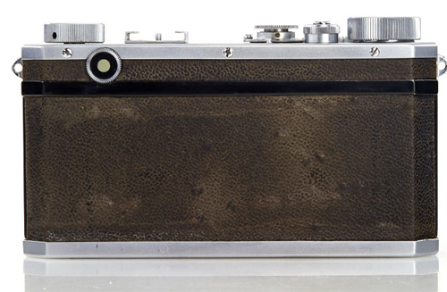 Máy ảnh Nikon cổ được bán với giá hơn 9 tỷ đồng