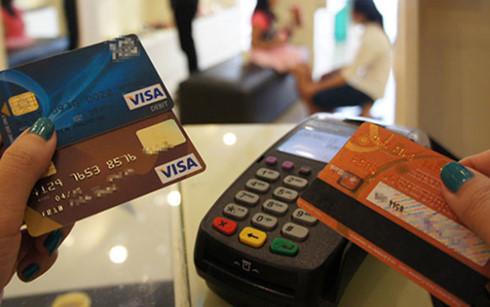 Xử lý nghiêm việc dùng thẻ tín dụng để thực hiện giao dịch khống