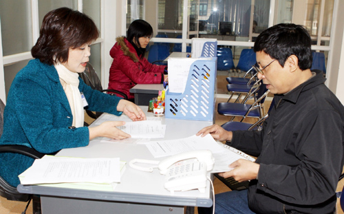 Trả trợ cấp thất nghiệp qua thẻ ATM: Mô hình cần được nhân rộng