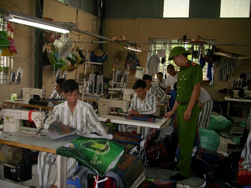 Trại giam Quyết Tiến: Hướng nghiệp, dạy nghề cho phạm nhân được đặc xá năm 2016                                       