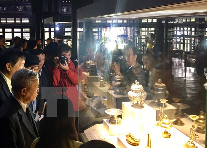 Lần đầu tiên trưng bày có hệ thống các bảo vật quốc gia Việt Nam