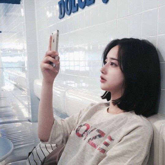 Con gái đừng chỉ chăm chút nhan sắc, hãy trau dồi tri thức nữa nhé!