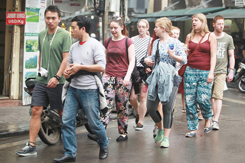 Hà Nội chấn chỉnh các hoạt động du lịch 'chui', chụp giật