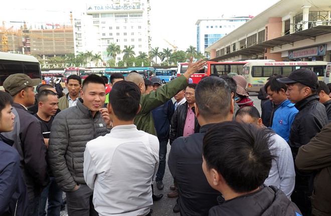 Phản đối phân tuyến, nhiều nhà xe ở Mỹ Đình từ chối đón khách